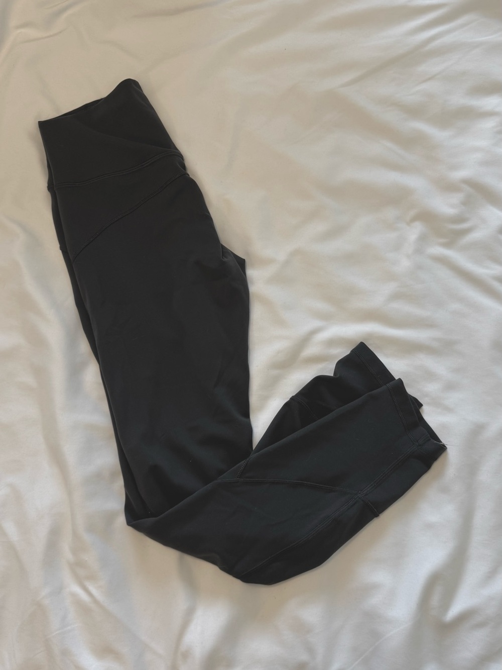 Lululemon In Movement 7/8 Tight *Everlux 25"
Deep Coal